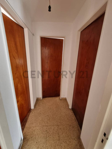 Alquiler Departamento 1er Piso Por Escalera, 2 Dormitorios En La Plata 34 Entre 115 Y 116