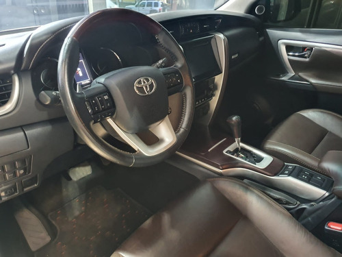Imagen 10 de 15 de Toyota Fortuner Trd Automática 4x4