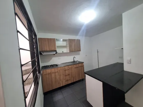 Casa En Venta En Floresta. Cod V12387