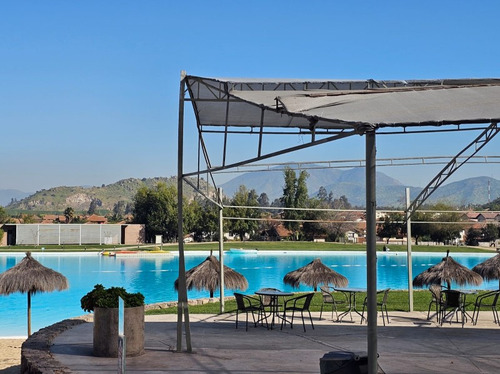Arriendo En Condominio Con Acceso A Laguna Artificial