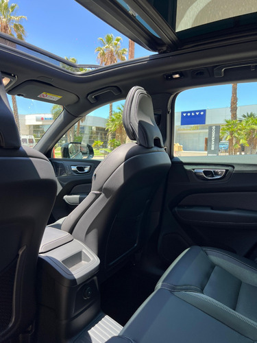 Volvo XC60 ULTIMATE DARK T8