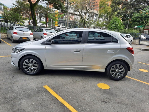 Imagen 13 de 13 de Chevrolet Joy Black 1.4 Hb M/t