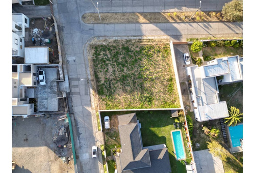 Terreno En Venta, A Cuadras Mall Vivo