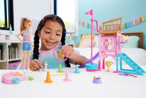 Barbie Set Juego Stacie Al Rescate Entrenadora Cachorritos Multicolor