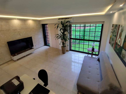 Imagen 3 de 26 de Townhouse En La Urbanización Residencial Bosque Encantado La Boyera El Hatillo Caracas