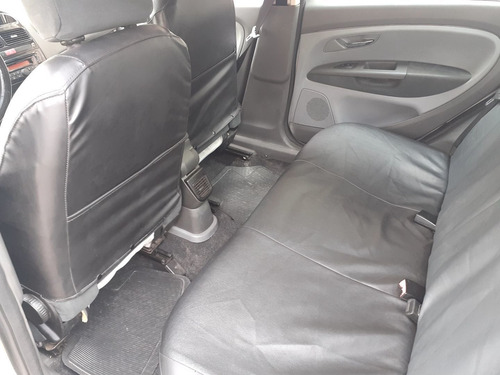 Fiat Linea 2013 1.8 16v Essence Flex Dualogic 4p