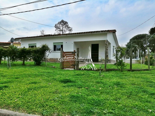 Propiedad De Sólida Construcción- Ref: 3595
