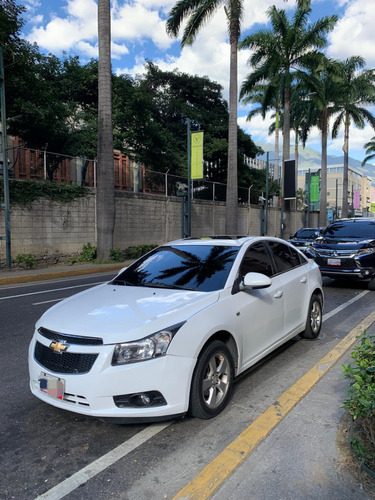 Chevrolet Cruze 2011.  *ap/dr