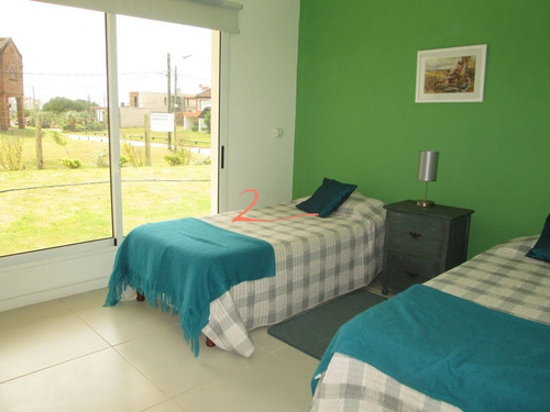 Casa En Montoya, 6 Dormitorios *- Ref: 3457
