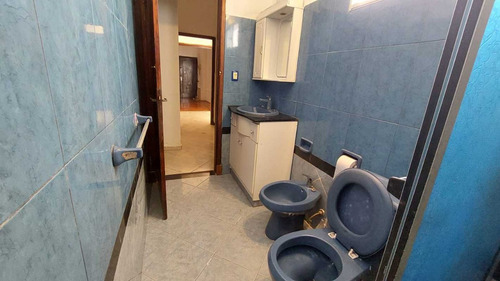 Excelente Ubicación! A 1 De Bvar. España Sobre Calle Tranquila. Casa P.h. Planta Baja C/ Aire Acondicionado. Sin G.comunes.!!!!!!