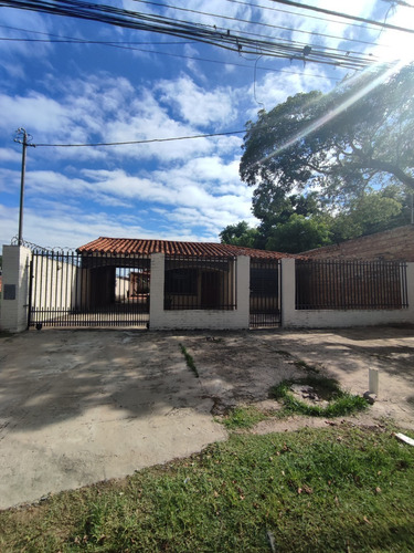 Imagen 16 de 17 de Casa Con Piscina Tipo Quinta En Mariano De 4 Dormitorios 3 Baños Terreno 441 M2 Construcción 220 M2