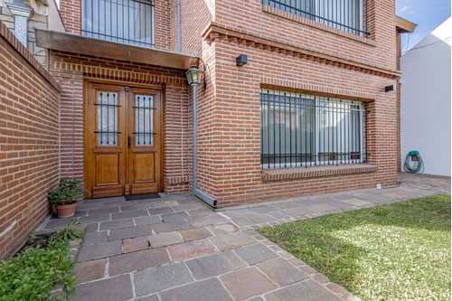 Venta Casa Nueva Barrio Inglés Hurlingham Permuta