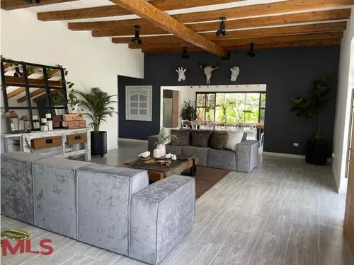 Encantadora Casa A 10 Min De Guatape(mls#239128)