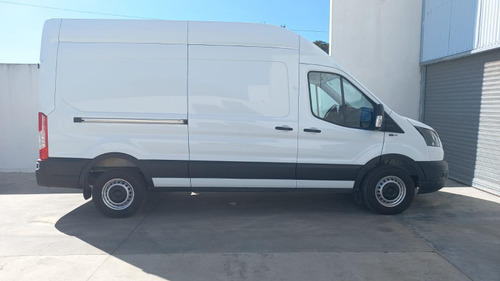 Ford Transit 2.2 Furgon Largo 350l