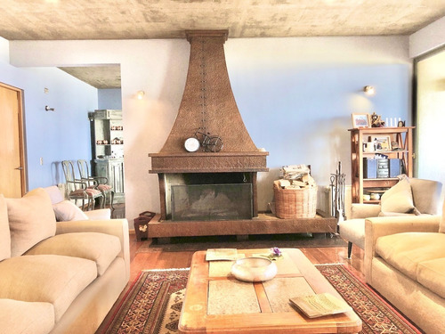 En Venta Interesante Y Sólida Casa En Costa Cachagua