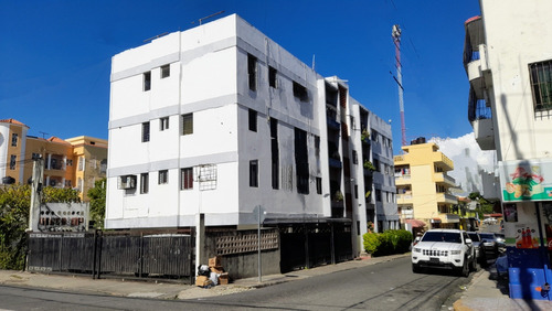 Apartamento Grande Con Cuarto De Servicio En San Cristobal 