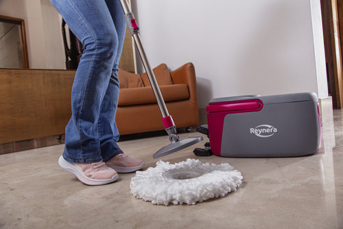 Gira Mop Trapeador Microfibra Y Cubeta + 2 Repuesto Reynera Color Magenta