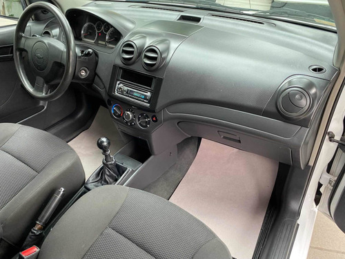 Imagen 14 de 15 de Chevrolet Aveo 2014 1.6 Ls L4 Man Mt