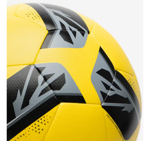 Balón De Fútbol Híbrido Fifa Basic Club Ball Talla 5 Amarill Color Amarillo
