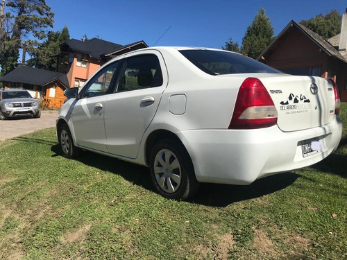 Toyota Etios 4 Puertas Xs