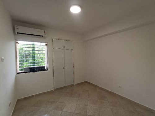 Imagen 11 de 14 de Apartamento En Venta En Naguanagua