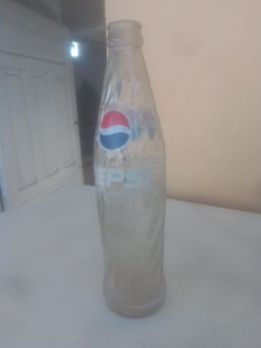 Botella De Refresco Pepsi Retro De Los 80 Y 90 Tengo 77 (Usado)