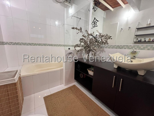 # Venta Hermosa Quinta Duplex Colinas Santa Rosa Barquismeto