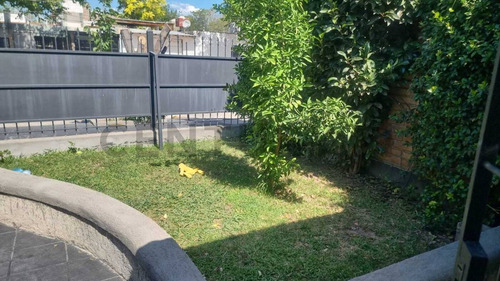 Venta De Casa Barrio Primero De Mayo. Las Heras.