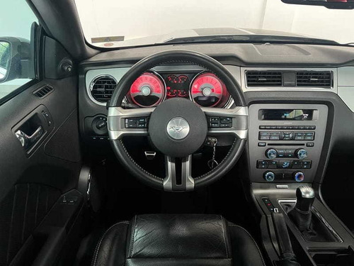 Imagem 12 de 15 de Ford Mustang V6 Coupe
