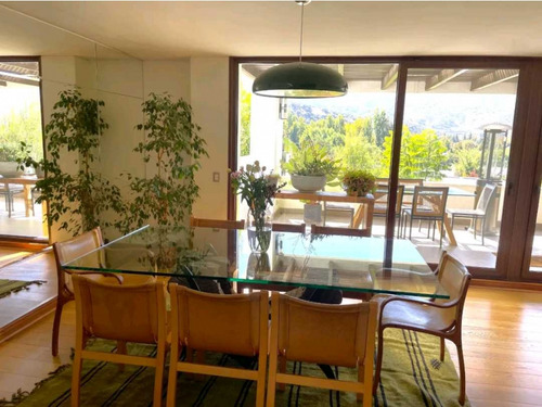 Casa En Lo Barnechea/ Camino Real En Condominio