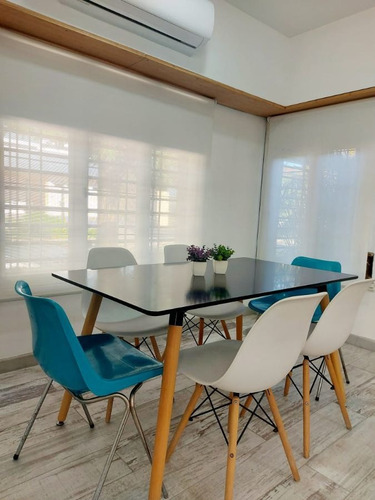 Imagen 7 de 19 de Hermosa Casa Minimalista En Venta De 4 Ambientes Cochera Y Jardín En Adrogué