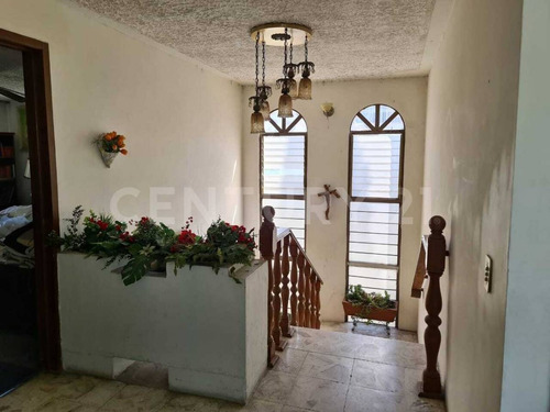 Imagen 8 de 15 de Casa En Venta, Jardines Del Country, Guadalajara, Jalisco.