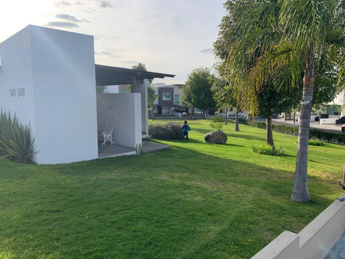 Se Vende Casa En Centro Sur, Gran Ubicación, 3 Recamaras, Ct