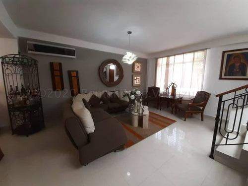 Imagen 3 de 29 de Hermoso Townhouse En Mañongo Naguanagua, El Inmueble Cuenta Con Planta Electrica 100%, Pozo De Agua, 3 Habitaciones, 3 Baños, 2 Puestos De Estacionamiento, Se Vende Semi Amoblado
