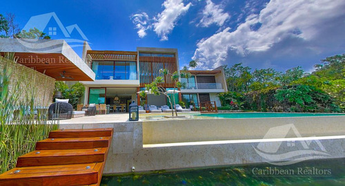 Villa De Lujo  En Venta En Playa Del Carmen Riviera Maya Con Muelle Privado Y Acceso A La Playa  Alrz6481