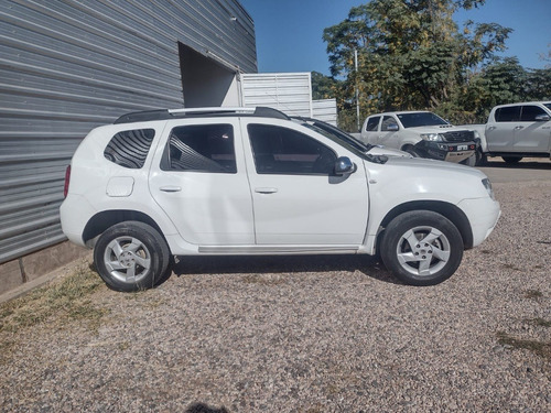 Imagen 4 de 6 de Renault Duster 2.0 4x2 Luxe Nav 138cv 2013