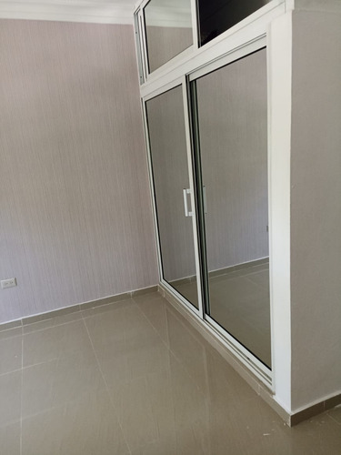 Imagen 6 de 6 de Avenida Independencia Dos Hab Dos Baños Un Parqueo 35 Mil