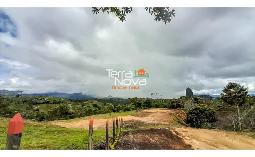 Lote Con 2 Explanaciones En Venta Guatapé
