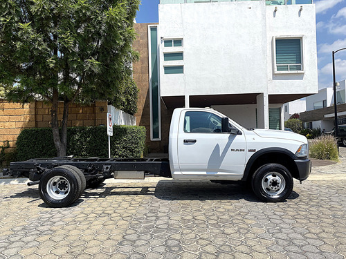 RAM 4000 5.7 Chasis Cabina Pl 4x2 Mt