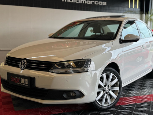 Volkswagen Jetta 2.0 Comfortline Flex 4p Automática