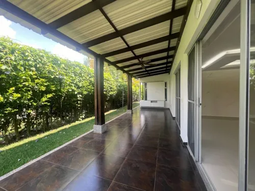 Casa En Venta En Vallle Del Rio. Cod V8014608