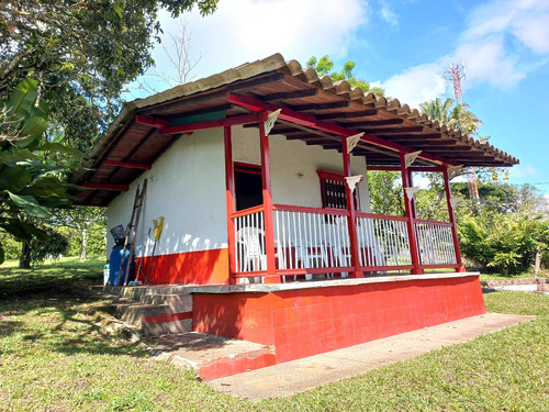 Se Vende Casa Campestre en Tebaida