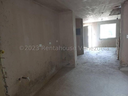 Casa En Venta En Sector La Ensenada Primer Piso Cuenta Dos Habitaciones; Una Principal Con Baño Y Vestier, Y La Segunda Habitación Con Baño Gabriela C.