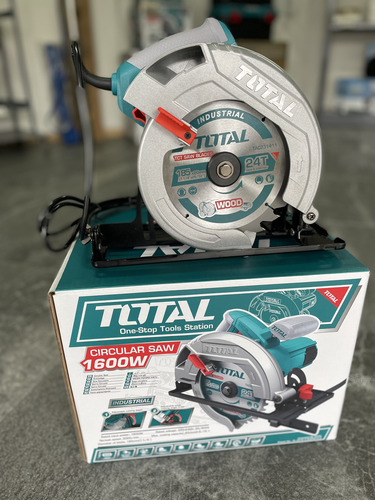 Sierra Circular Industrial 7 1/4 (185mm) 1600w + Disco Total Frecuencia 50Hz