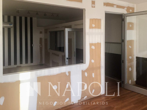 Venta De Luminosa Oficina En Las Toscas Office, Canning