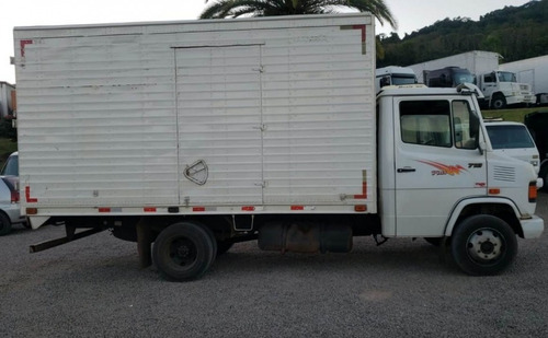 Imagem 8 de 15 de Mercedes Benz 710 - Baú 4.50m