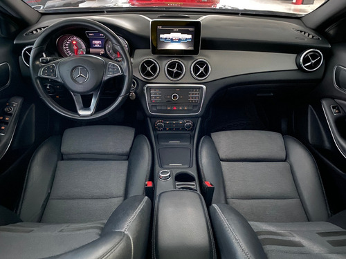 Imagen 11 de 17 de Mercedes Benz Clase Gla 200 Wag At 2017
