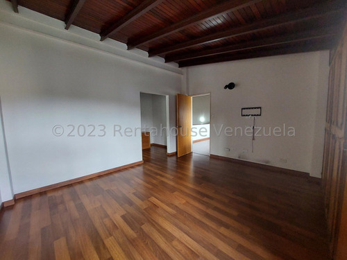 Casa En Venta En Alto Prado Caracas Remodelada Calle Cerrada Terraza