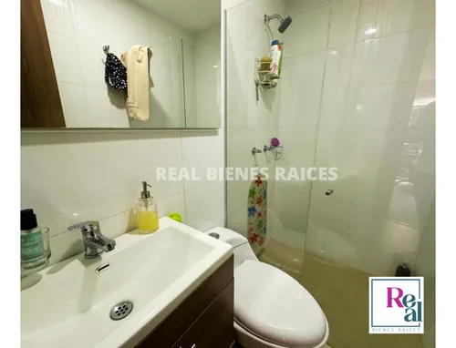 Se Vende Amplio Y Cómodo Apartamento En Unidad Cerrada.