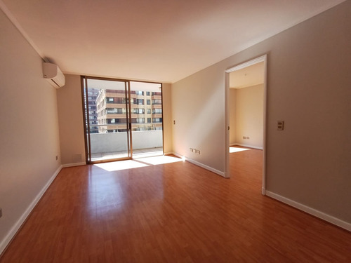 Impecable Departamento 1d+1b El Golf, Cercano A Metro